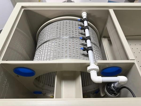 Filtru cu tambur si dus biologic MPF Biodrum Gravity Trickle 50 pentru Iazuri Koi [2]