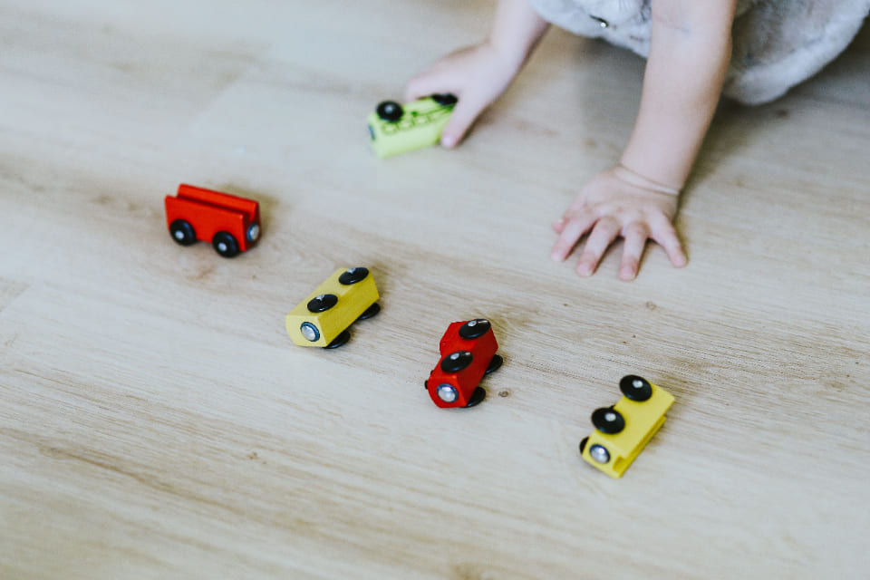 Jucăriile din lemn pentru copii: 7 beneficii pentru dezvoltarea copilului tău