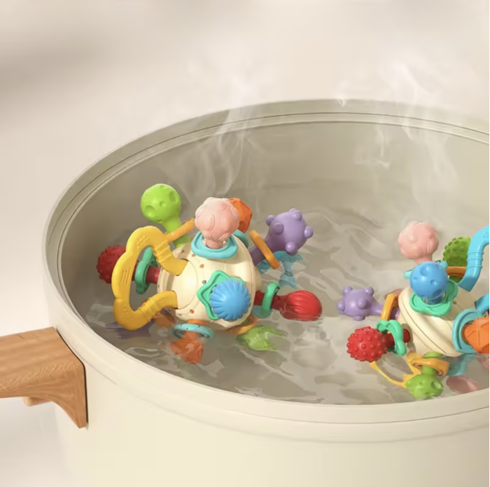 Jucarie Senzoriala de Dentitie – Mingea Zornaitoare Baby Rattle cu Maner, 0 luni+ [3]