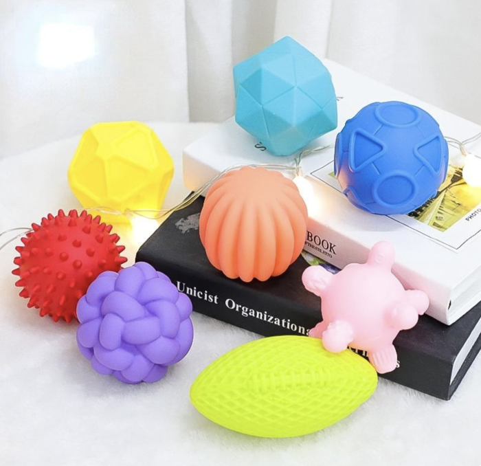 Set 8 mingi senzoriale pentru bebelusi, colorate, cu texturi diferite, 18 luni+ [2]