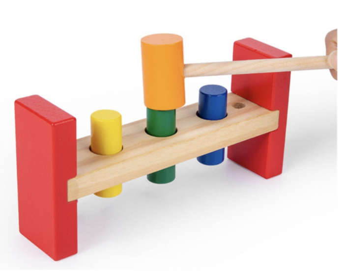 Banc din lemn cu sortator de 3 tije colorate si ciocanel [2]