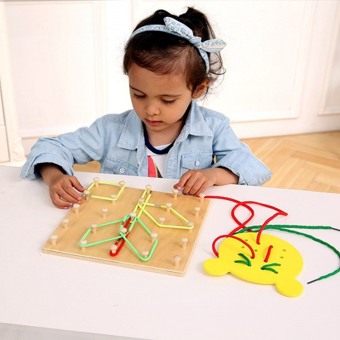 Joc din lemn Montessori Geoboard Snururi si Elastice cu 2 table [4]