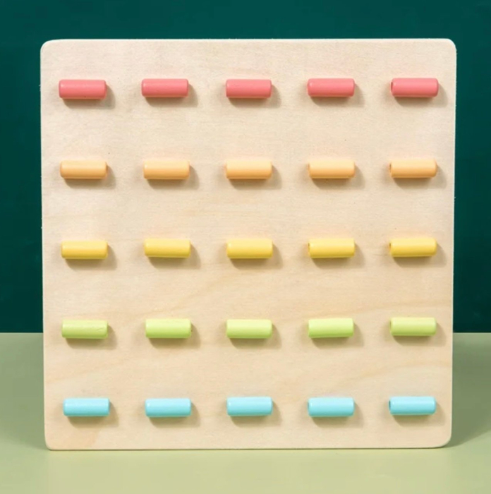 Joc Montessori de indemanare - Introdu Snurul prin Gauri [5]