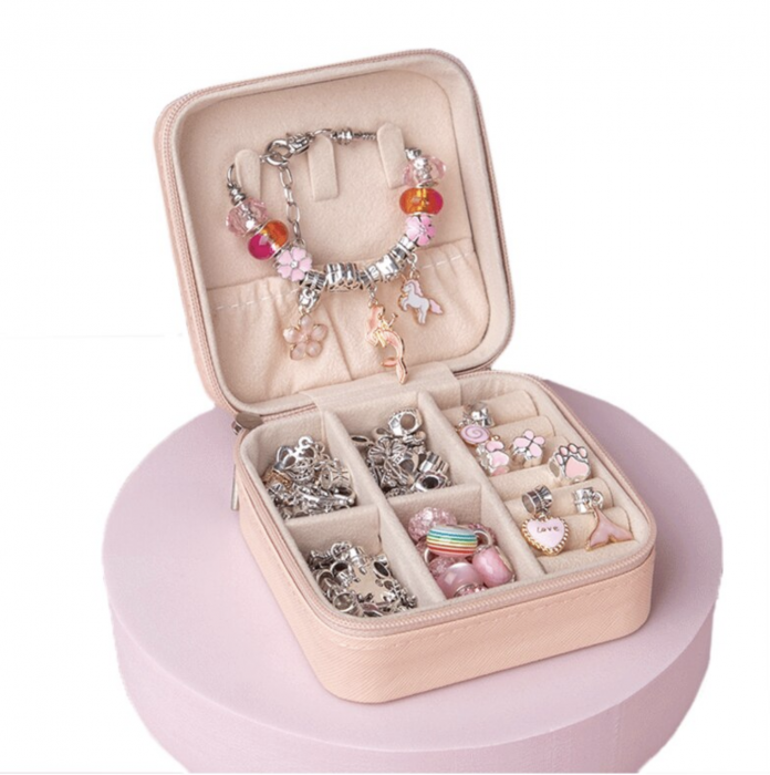 Kit creatie bratari si coliere Charms Princess in cutie de bijuterii, 69 piese corai