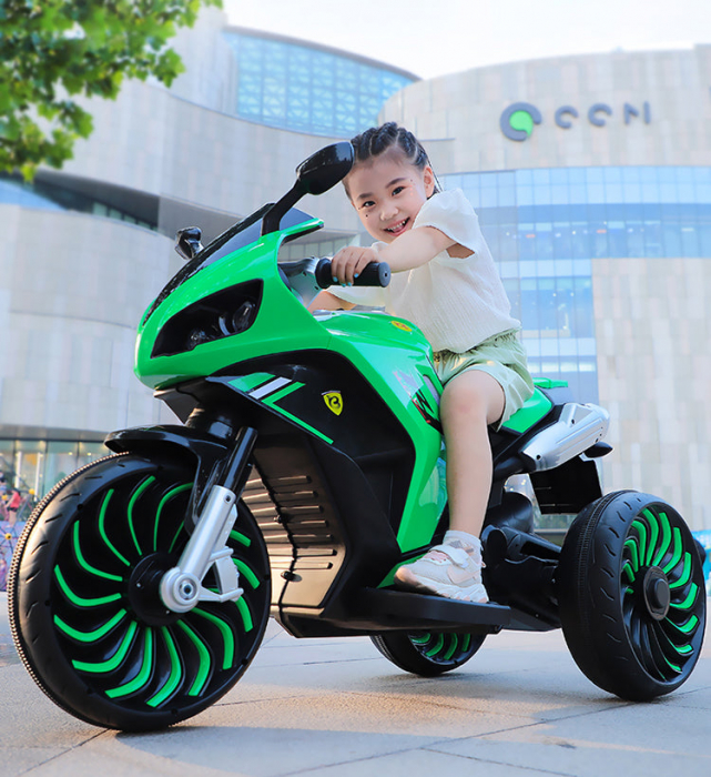 Motocicleta electrica pentru copii 2-10 ani, cu doua motoare, acumulator 12V, cu aburi, muzica si lumini, 266 verde [4]