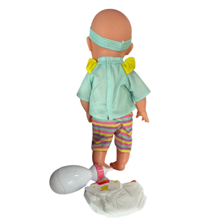 Papusa bebe 32 cm in costumas verde cu dungi, cu biberon, scutec, face pipi, articulatii mobile, 3+ [2]