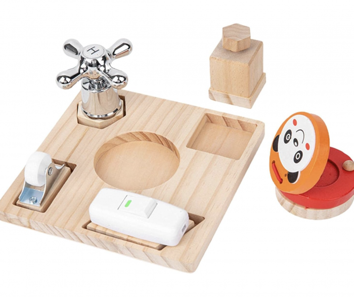 Placa Busy Board cu 5 activitati, tine-l ocupat pe bebe, din lemn [2]