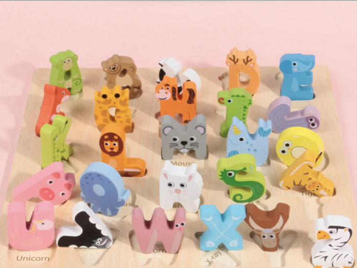 Puzzle incastru 3D alfabetul cu litere mari si imagini animale [7]