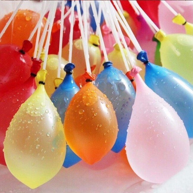 Set 111 Baloane Colorate pentru Apa, cu Sistem de Prindere [2]