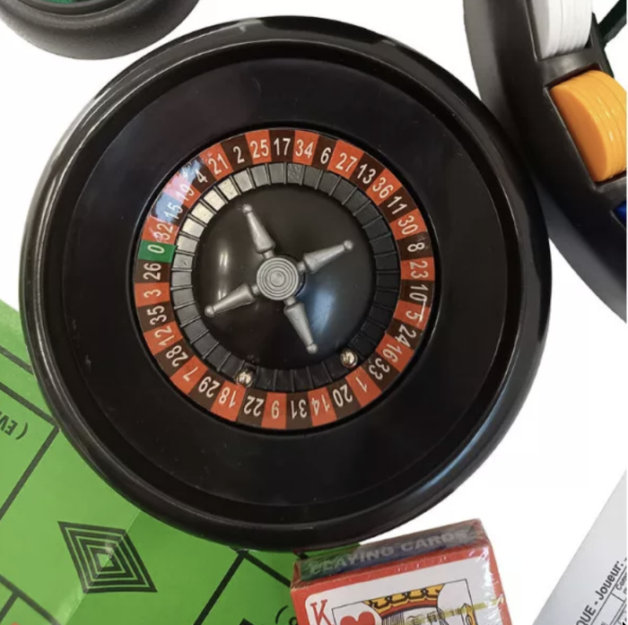 Set Joc De Societate Casino Ruleta Mare Zaruri Cu Cupa Carti Si Jetoane [3]