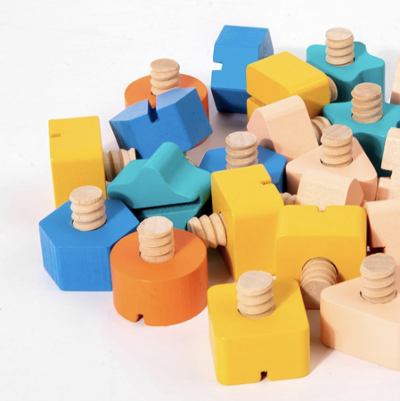 Joc Montessori cu suruburi pentru motricitate fina, din lemn [5]