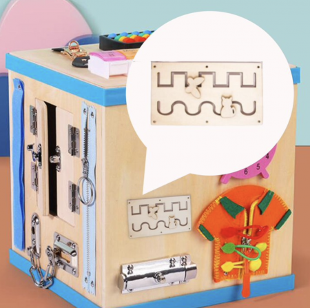 Centru Cub cu activitati multiple, tip Busy Board, din lemn [6]