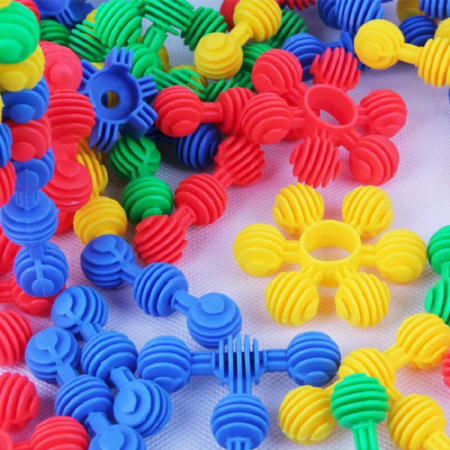Jocuri si Jucarii - Joc de Indemanare si Constructie cu Imbinare Forme Colorate 25 Piese