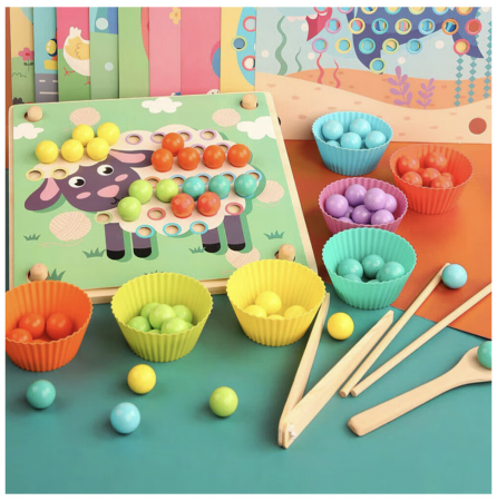 Joc Montessori Advanced Clip Beads, de indemanare si asociere culori cu bilute, din lemn [3]