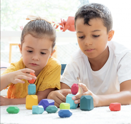 Joc Montessori Pietre colorate cu fatete pentru construit, din lemn, 16 piese [3]