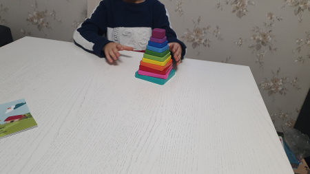 Joc Montessori Turnul Curcubeu Patrat, si tangram, 20 piese, din lemn [16]