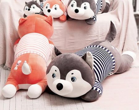 Jucarie de plus si perna cu patura inclusa, Cainele husky roz [3]