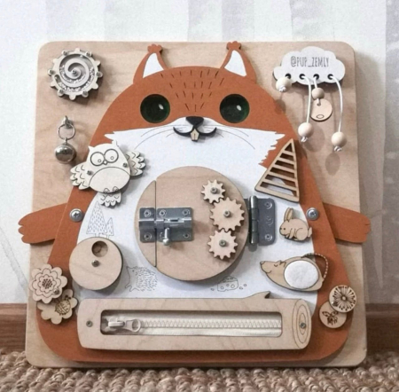 Jocuri si Jucarii - Placa Montessori Busy Board 17 activitati Veverita, din lemn