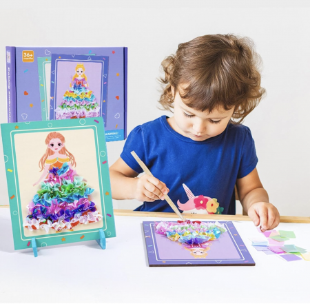 Jocuri de indemanare manuala - Set creativ si educativ Broderie pe rochia printesei blonde