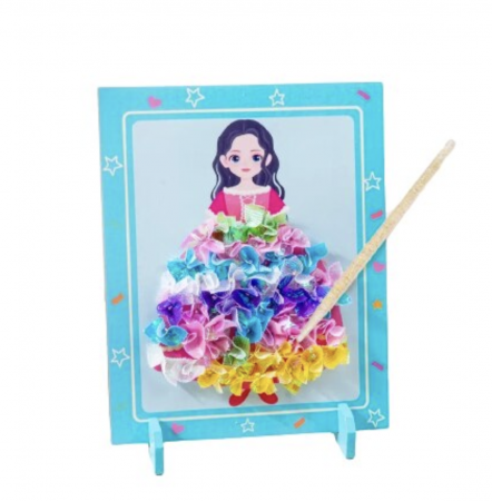 Set creativ si educativ Broderie pe rochia printesei brunete [5]