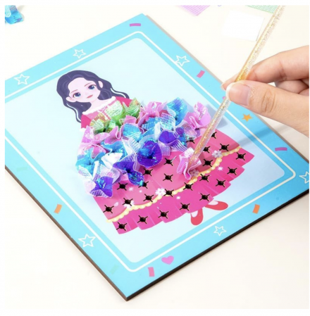 Set creativ si educativ Broderie pe rochia printesei brunete [2]
