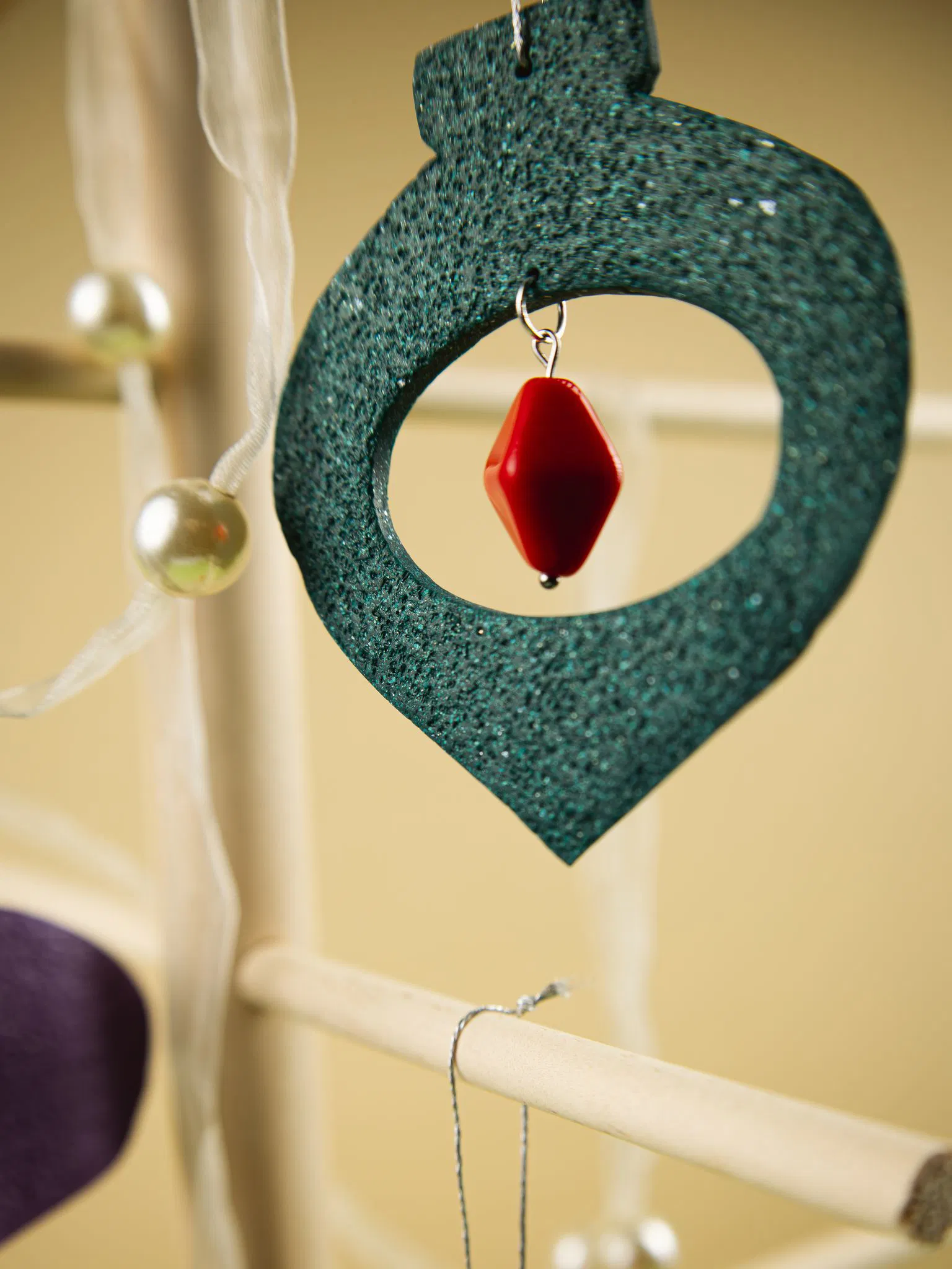 Set 3 Ornamente de Crăciun cu Mărgele – Roșu, Verde și Mov [4]