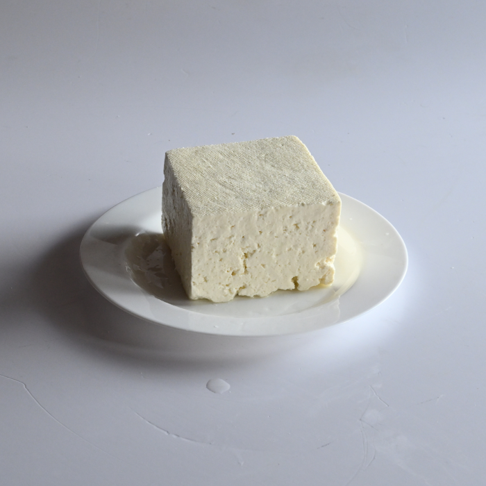 Telemea cu lapte de vacă din Rădești - 400g [2]