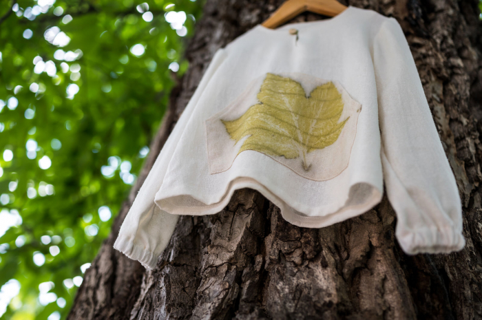 Cămașă din borangic cu buzunar frontal imprimat cu plante-ecoprint, pentru copii, 5 ani [2]
