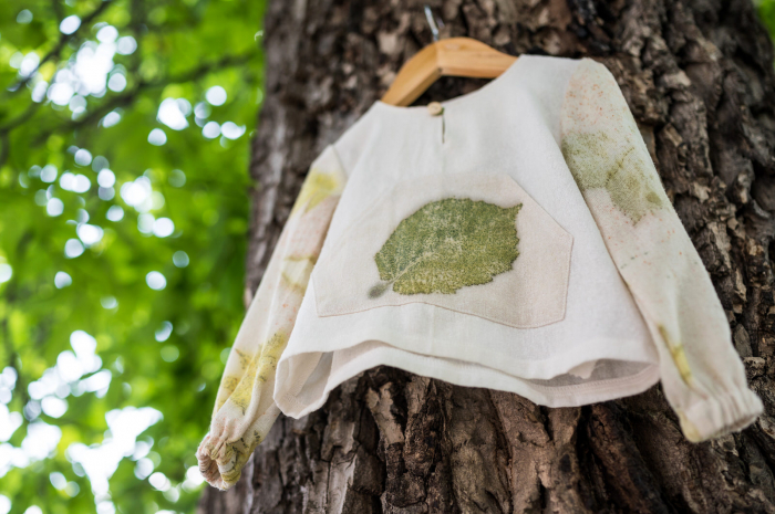 Cămașă din borangic cu buzunar frontal și mâneci imprimate cu plante-ecoprint, pentru bebeluși, M86 [2]