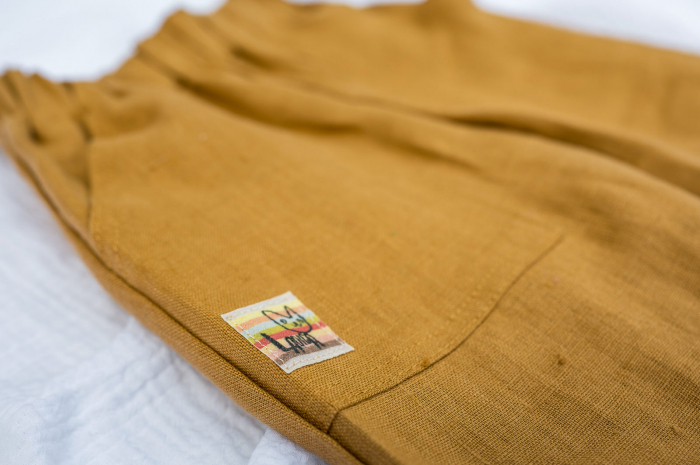Pantaloni lungi din in muștar pentru băieți [2]
