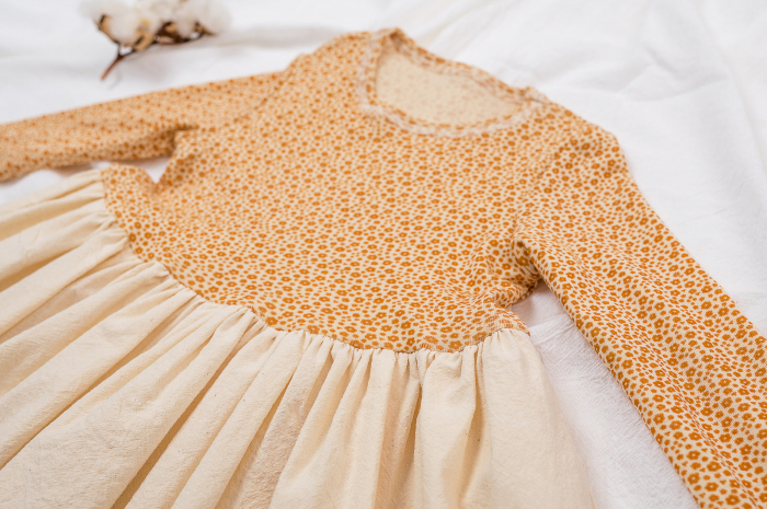 Rochie din jerse de lână merinos organică cu floricele și bumbac Carpatin natur, pentru fete [6]