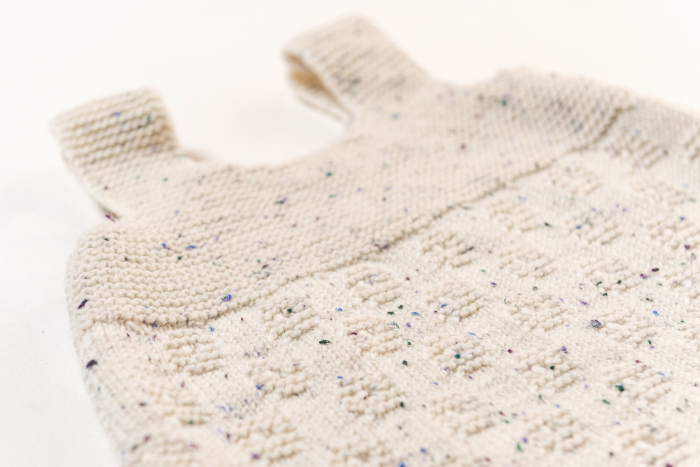 Rochie tricotată handmade din lână merinos albă, pentru bebeluși, 12 luni [4]