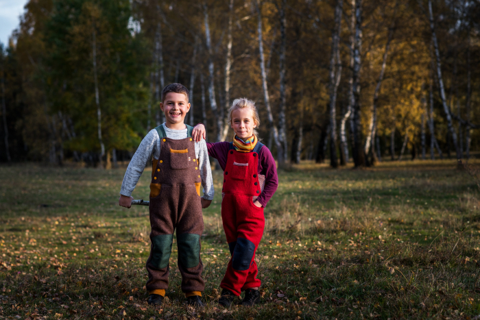 Salopetă din lână fiartă roșu cu manșete de lână merinos organică, pentru copii [9]