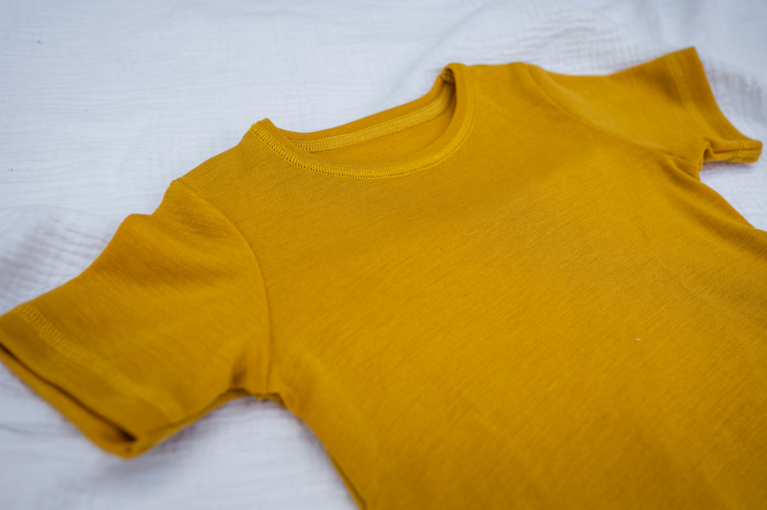 Tricou din țesătură organică de lână merinos și mătase galben, pentru fete, băieți [2]