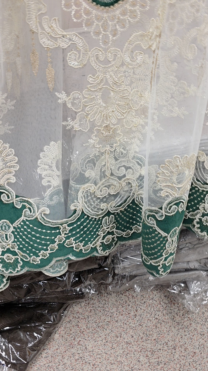 Perdea 3D cu broderie si model floral din catifea verde [3]