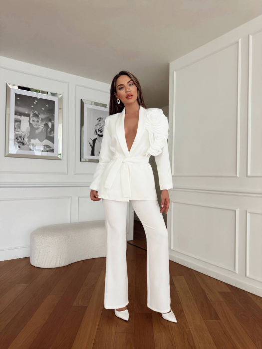 Costum alb Silvet, Sacou si Pantalon cu Floare 3D N110038 [4]