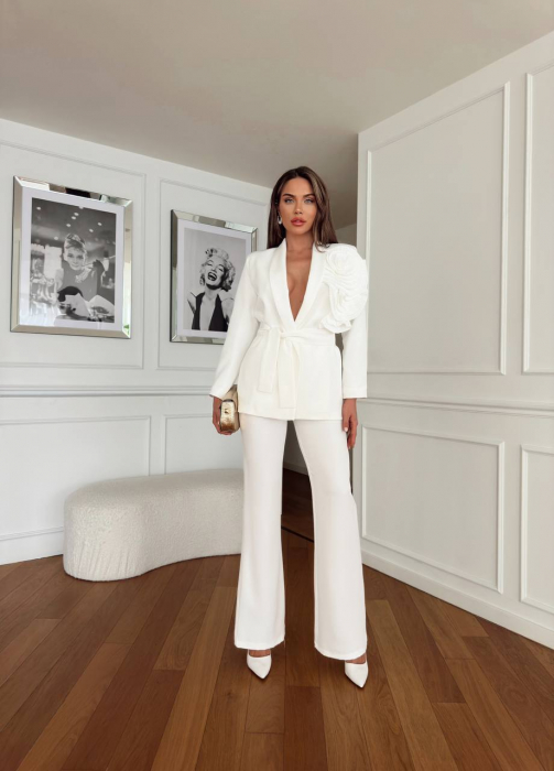 Costum alb Silvet, Sacou si Pantalon cu Floare 3D N110038 [3]