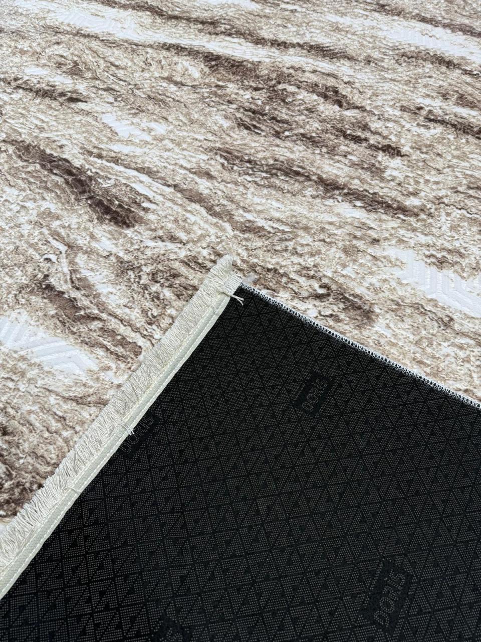 Covor 2x2.70 m Lucrat pe Antiderapant- Model Marmorat Maro [4]
