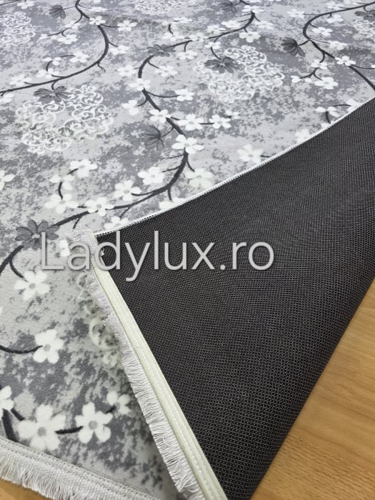 Covor 2x2.80 m lucrat pe antiderapant eleganț, Gri cu flori albe [4]