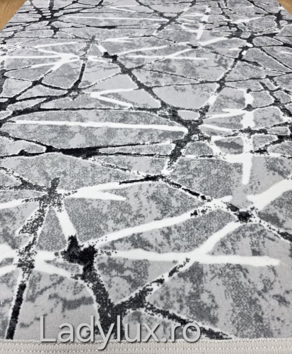 Covor 2x2.80 m lucrat pe antiderapant eleganță în nuanțe de Gri- model Sarpe [1]
