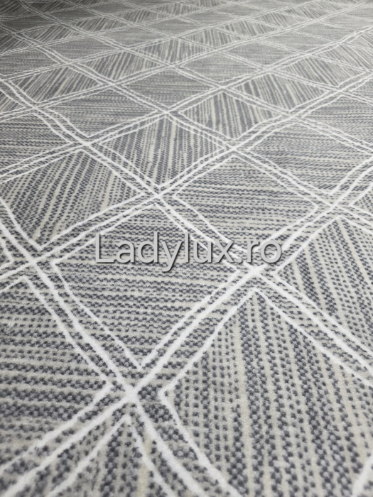 Covor 2x2.80 m lucrat pe antiderapant eleganță în nuanțe de gri si alb- C1432 [1]
