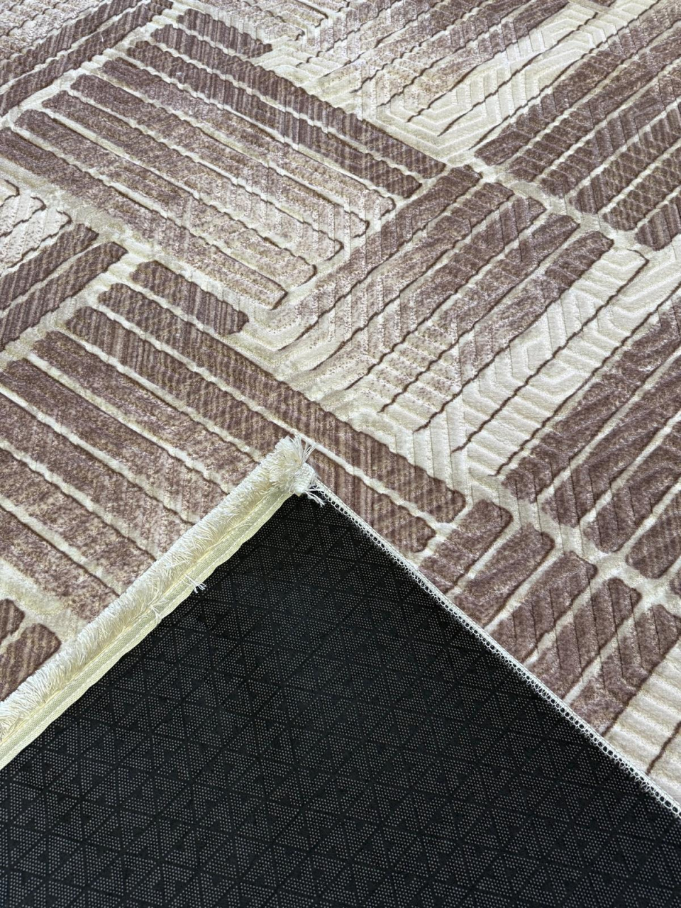 Covor 2x2.70 m Lucrat pe Antiderapant- Model Parchet Maro [3]