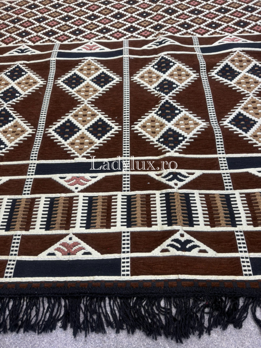 Covor cu Motive Tradiționale 160x250– Stil Autentic, Calitate Superioară - C1647 [2]