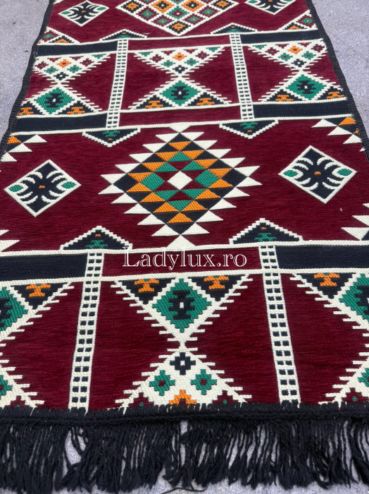 Covor cu Motive Tradiționale 60x120– Stil Autentic, Calitate Superioară - C1656 [1]
