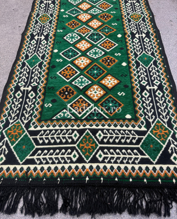 Covor cu Motive Tradiționale 60x120 – Stil Autentic, Calitate Superioară - C1677 [1]