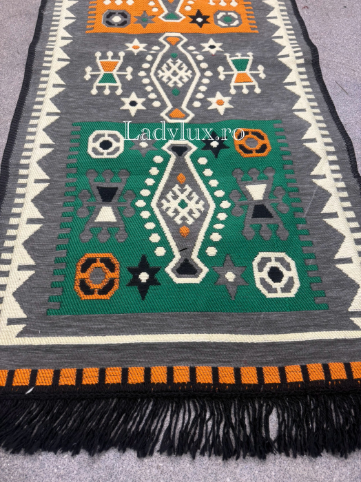 Covor cu Motive Tradiționale 60x120 – Stil Autentic, Calitate Superioară - C1679 [1]