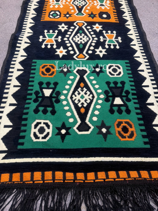 Covor cu Motive Tradiționale 60x120 – Stil Autentic, Calitate Superioară - C1681 [1]