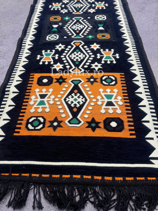 Covor cu Motive Tradiționale 60x300– Stil Autentic, Calitate Superioară - C1664 [1]