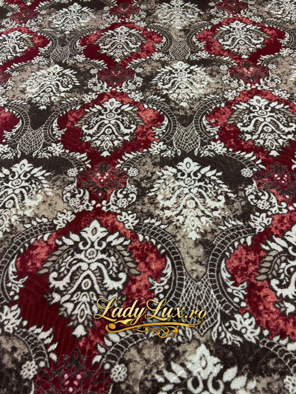 Covor Lucrat pe Antiderapant Model SZG Floral Rosu 200x270 cm [3]