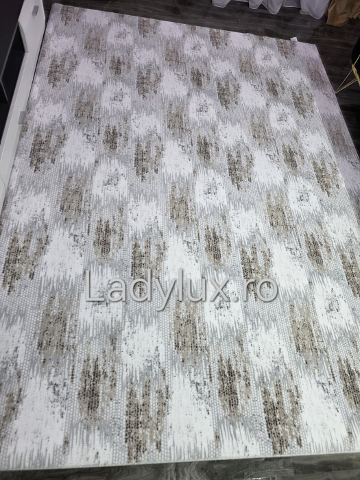 Covor Modern 200x270 cm în Nuanțe de Gri-Bej-Maro– Design Geometric, Antiderapant și Ușor de Întreținut [1]